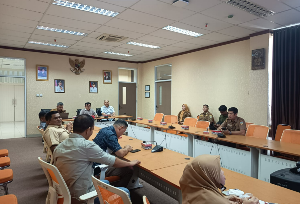 Kunjungan Banggar DPRD Kab. Solok Selatan terkait Ranperda Pertanggungjawaban Anggaran 1 image